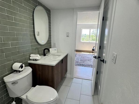Undisclosed Address #2866285, Aurora CO 80013