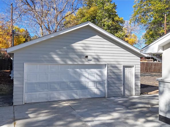 367 S Queen Circle, Lakewood CO 80226