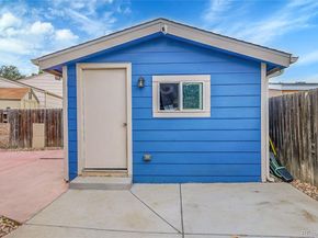 1922 Danube Way, Aurora CO 80011