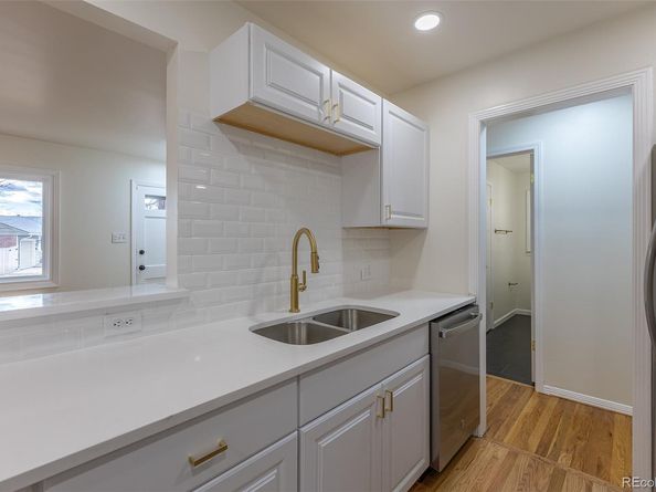 2820 S Ivanhoe Street, Denver CO 80222