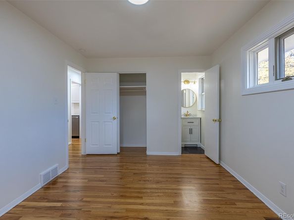 2820 S Ivanhoe Street, Denver CO 80222