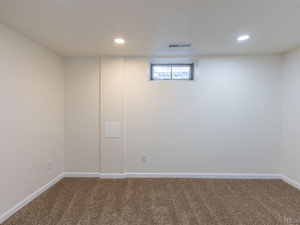 2820 S Ivanhoe Street, Denver CO 80222