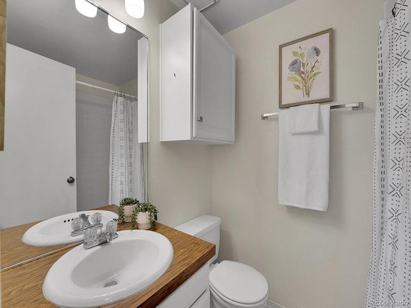8822 E Amherst Drive E, Denver CO 80231