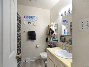 2574 S Rifle Street, Aurora CO 80013