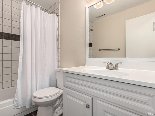 2301 E Fremont Avenue W08, Centennial CO 80122
