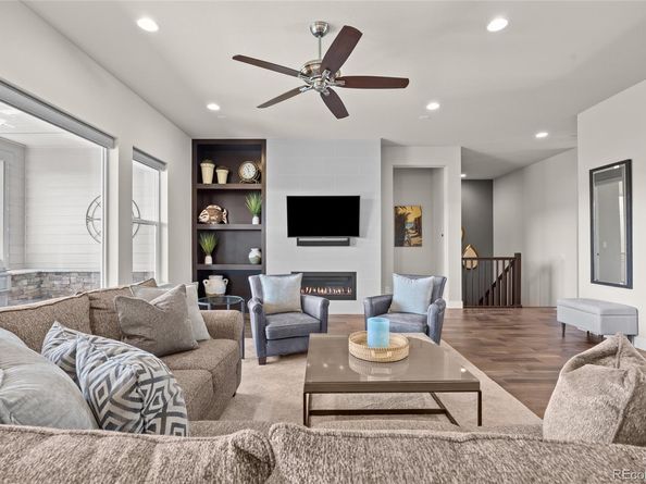 8142 S Langdale Way, Aurora CO 80016