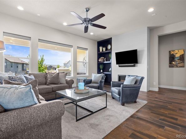 8142 S Langdale Way, Aurora CO 80016