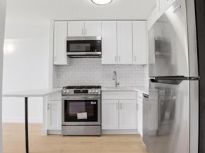 300 West 110th Street 19H, New York NY 10026