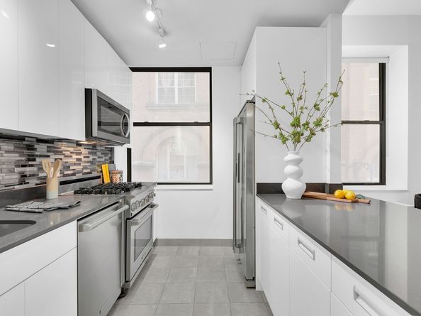 99 John Street 205, New York NY 10038