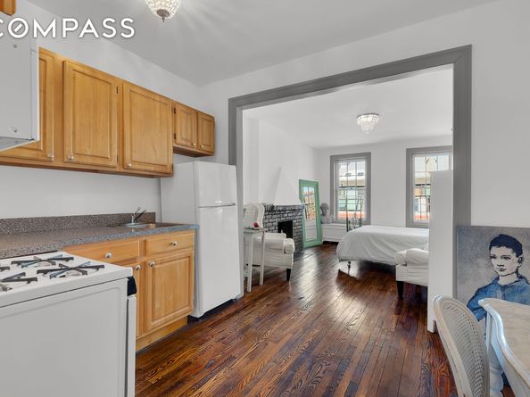 352 West 12th Street 5B, New York NY 10014