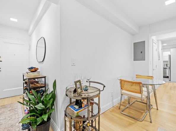 321 East 43rd Street 905, New York NY 10017