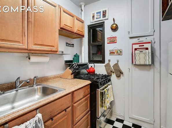 240 East 24th Street 4G, New York NY 10010