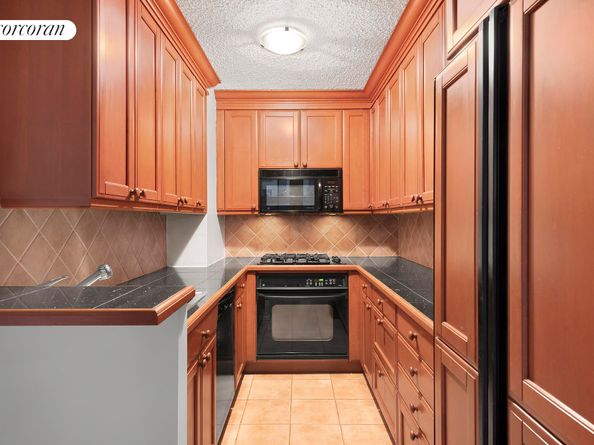 445 5th Avenue 16F, New York NY 10016