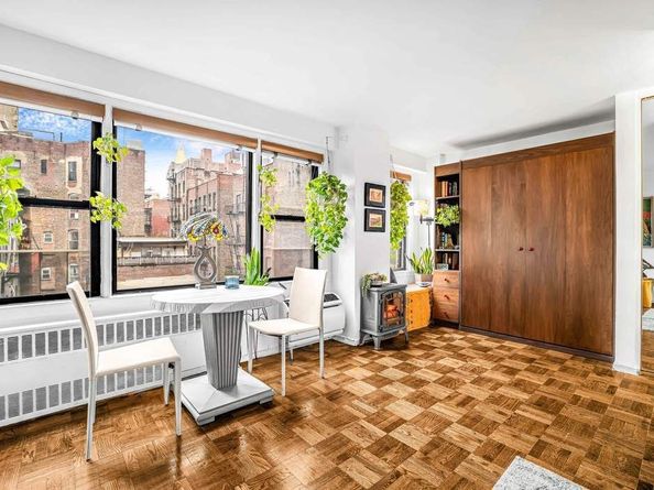 245 East 24th Street 6B, New York NY 10010