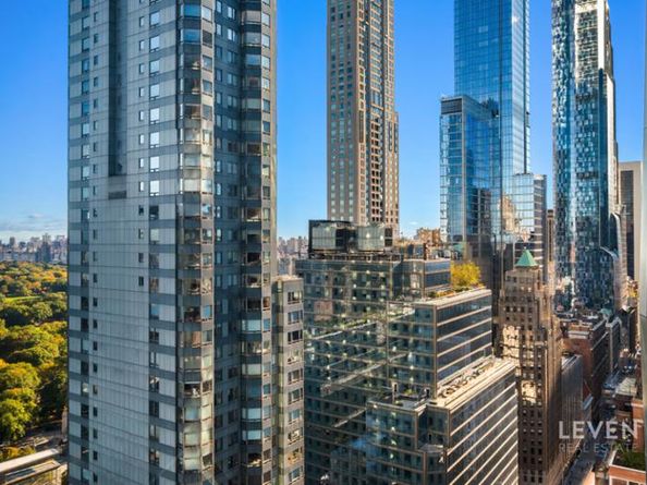 322 West 57th Street 43K, New York NY 10019