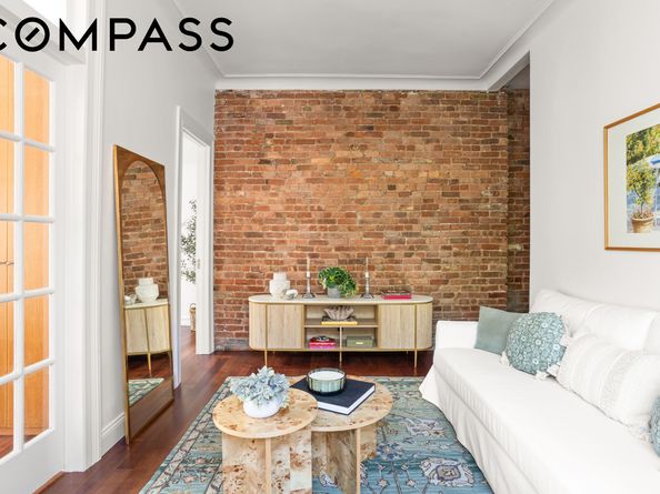 210 East 17th Street 4D, New York NY 10003