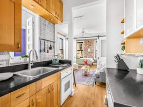 64 Macdougal Street 22, New York NY 10012