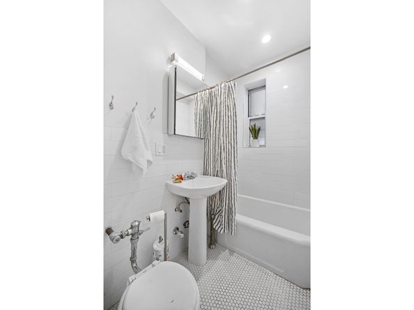 601 East 19th Street 2M, Brooklyn NY 11226