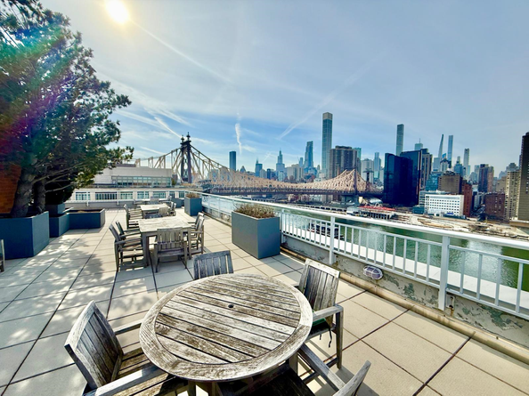 425 Main Street 10J, New York NY 10044