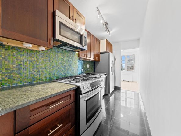 201 East 36th Street 14F, New York NY 10016