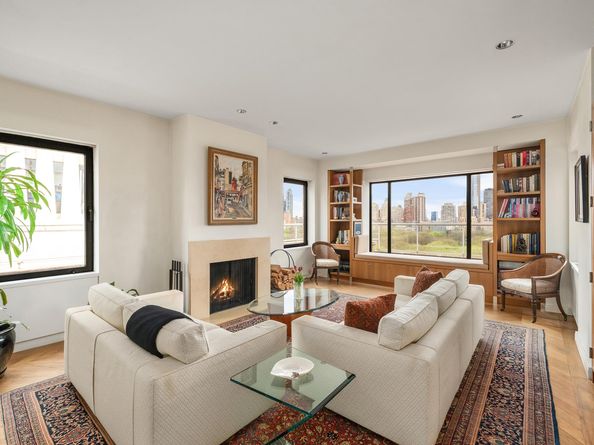 860 5th Avenue PHH, New York NY 10065