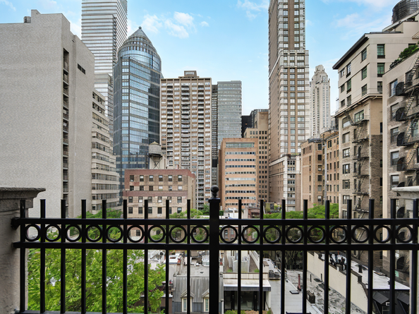 115 East 61st Street 10A, New York NY 10065