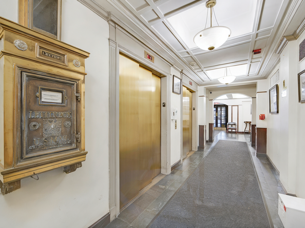 115 East 61st Street 10A, New York NY 10065
