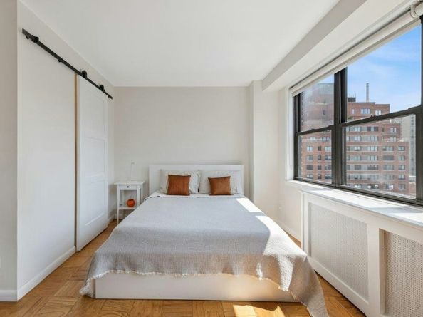 330 3rd Avenue 15E, New York NY 10010