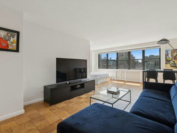 330 3rd Avenue 15E, New York NY 10010