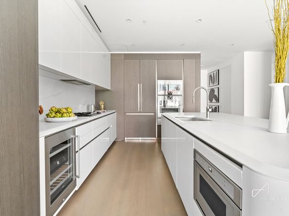 520 West 28th Street 7, New York NY 10001