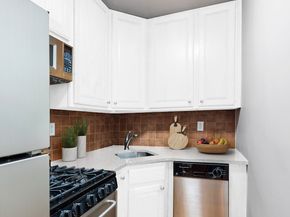 230 East 15th Street 5J, New York NY 10003