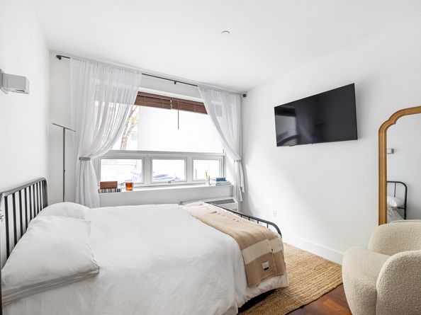 129 Metropolitan Avenue 1B, Brooklyn NY 11211