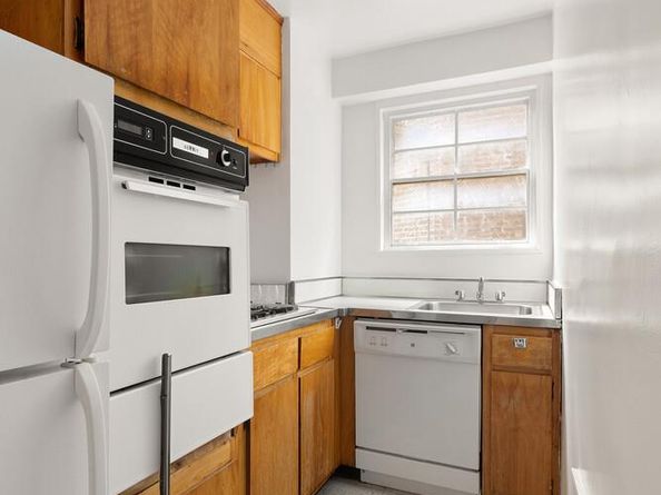 15 Charles Street 6E, New York NY 10014