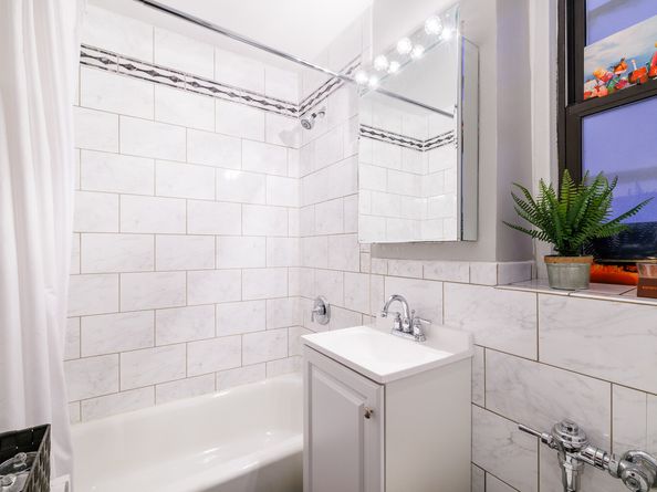 166 West 22nd Street 1D, New York NY 10011