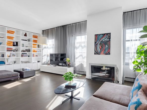 529 West 42nd Street 6S, New York NY 10036