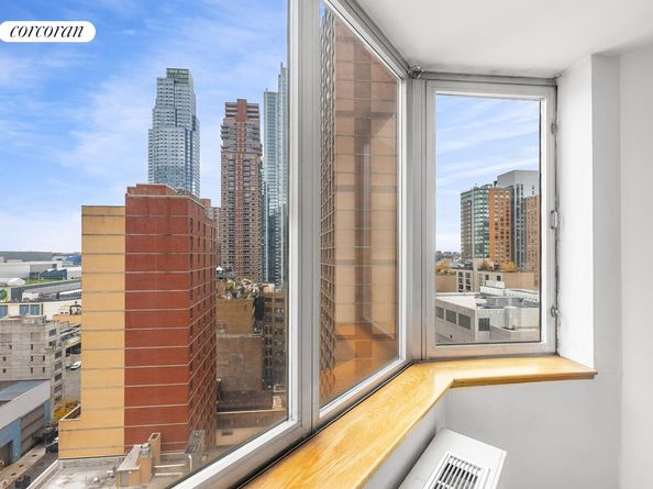 500 West 43rd Street 18A, New York NY 10036