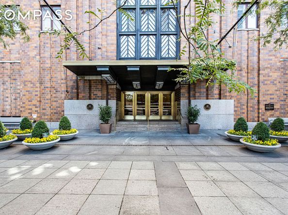 20 West Street 35G, New York NY 10004