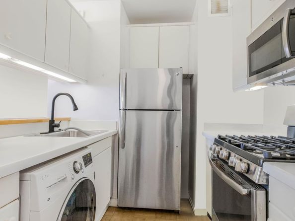 415 East 37th Street 23D, New York NY 10016