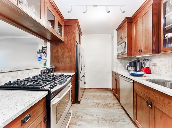 330 3rd Avenue 8H, New York NY 10010