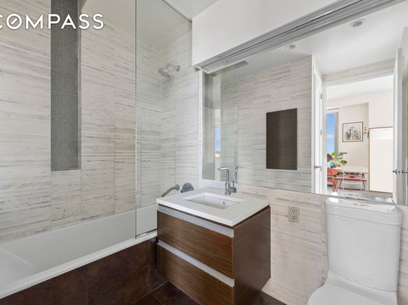 44-15 Purves Street 15C, Queens NY 11101