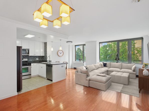 455 Main Street 4K, New York NY 10044