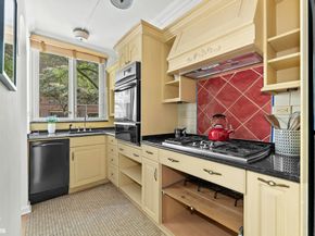 169 East 69th Street 2B, New York NY 10021