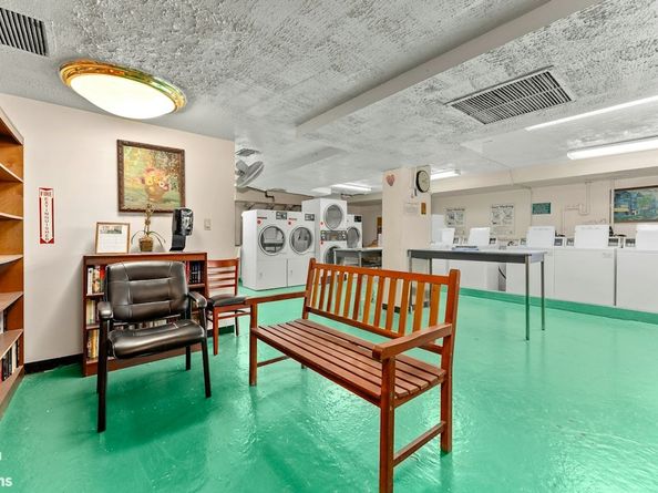 169 East 69th Street 2B, New York NY 10021