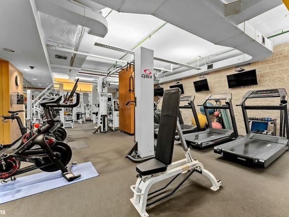 169 East 69th Street 2B, New York NY 10021