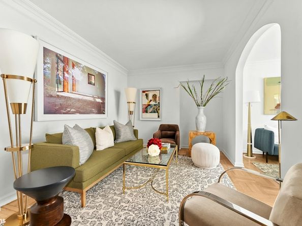 169 East 69th Street 2B, New York NY 10021