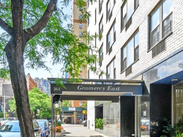 301 East 22nd Street 10B, New York NY 10010