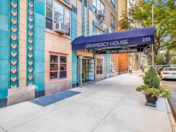 235 East 22nd Street 8B, New York NY 10010