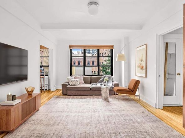 235 East 22nd Street 8B, New York NY 10010