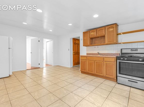 116 Ryerson Street 2, Brooklyn NY 11205
