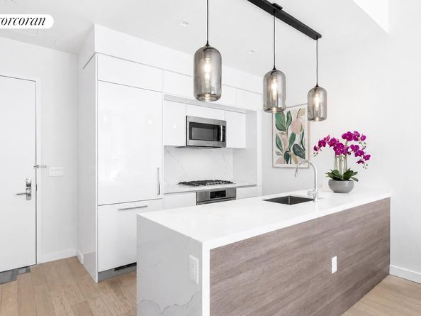 505 West 43rd Street 9C, New York NY 10036